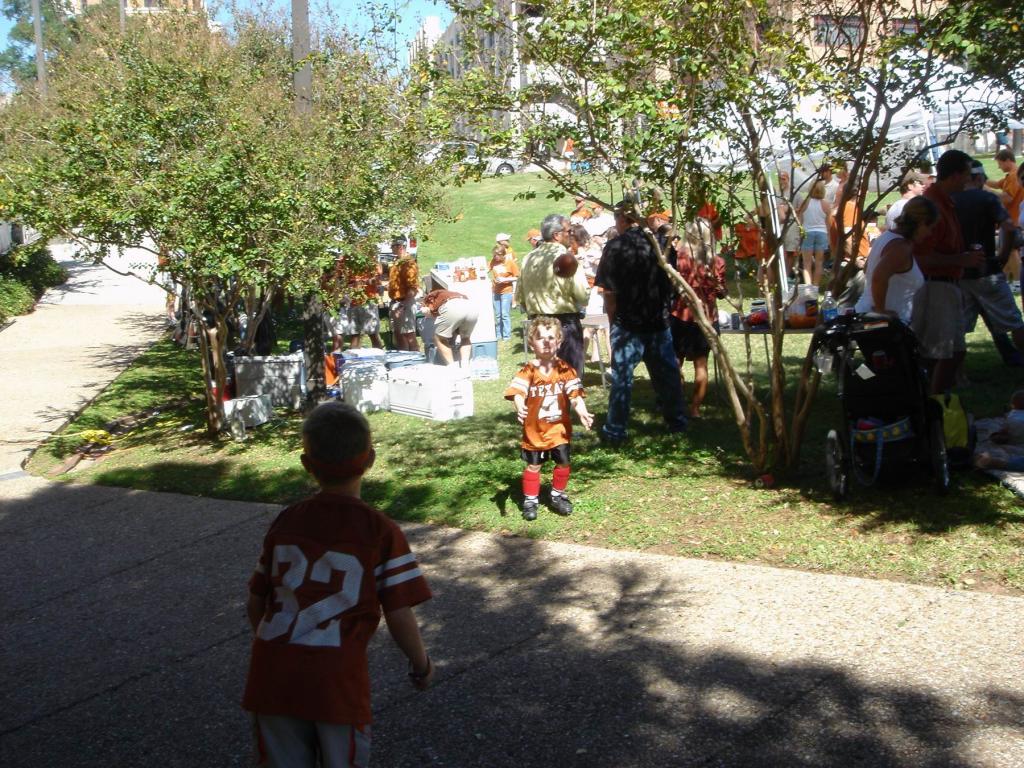 2004/10(Oct)/01(Tailgate-Missouri)/1024x768_2004-10-16 13-46-40.JPG